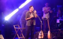 Πες μου κάτι | Θανάσης Παπακωνσταντίνου ( Θέατρο Βράχων 2015 )