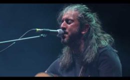 Γιάννης Χαρούλης – Καίγομαι και σιγολιώνω – Θέατρο Πέτρας Τρίτη 12 Ιουνίου 2018