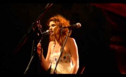 music Λαμπρινή Καρακώστα – Μην πολεμάς @ Θέατρο Βράχων, 10/06/2013