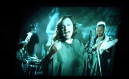 music Οι στιγμές – Χάρις Αλεξίου VIDEO NEW @tralala.gr