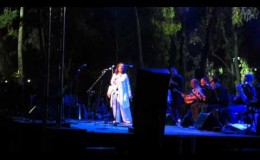 music ΧΑΡΙΣ ΑΛΕΞΙΟΥ – “ΟΛΑ ΣΕ ΘΥΜΙΖΟΥΝ” (Συναυλία Περιστέρι 2013)