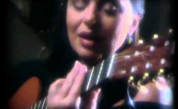 music Οι φίλοι μου χαράματα – Χάρις Αλεξίου