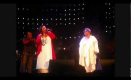 music Xaris Alexiou & Dimitra Galani Live(Ξημερώνει-Χειροκρότημα κ.α)
