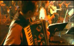 music Χάρις Αλεξίου (Ένα φιλί του κόσμου) μέρος 3ο