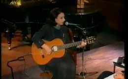 music Χάρις Αλεξίου – Μια παλιά ιστoρία (Ημέρες ραδιοφώνου)