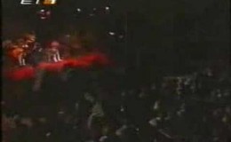 music Haris Alexiou – Ti glyko na s’ agapoun (live, 2002)