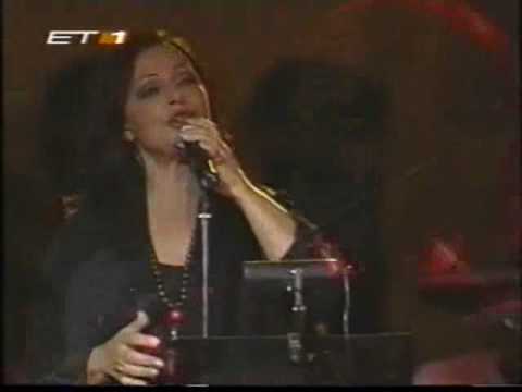 music Haris Alexiou - Oles tou kosmou oi Kyriakes (live, 2002)