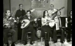 music Πουλάκι ξένο ~ Χάρις Αλεξίου (1976)