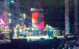 music Χάρις Αλεξίου – Μια είναι η ουσία Live
