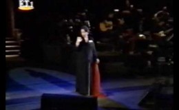 music Χάρις Αλεξίου – Σταμάτα Αυγή Να Χτενιστώ live
