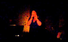 music Aπ ‘ Τα Κoυμπακια Ανάμεσα. – Γιώτα Νέγκα