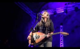 music Χειμωνανθός – Γιάννης Χαρούλης ( Θέατρο Βράχων Βύρωνα 2013 )