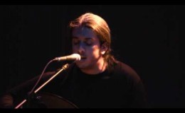 music XAROULIS YIANNIS – HTAN KAMARI THS AYGHS (Renti 2009)
