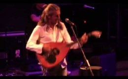 music Έναρξη -Τότε κι εγώ θα θυμηθώ | Γιάννης Χαρούλης ( Λυκαβηττός 2013 )