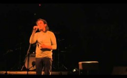 music Γιάννης Χαρούλης | Πίνω κρασί και δε μεθώ