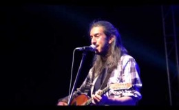 music Γιάννης Χαρούλης – Τι λάθος κάνω @ Δ.Ε.Θ., 18/05/2013