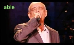 music Πες μου πού πουλάν καρδιές —- .Δημήτρης Μητροπάνος