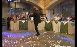 music MHTROPANOS-KLAIEI APOPSE H GEITONIA