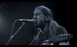 music Δακρύζω με παράπονο | Γιάννης Χαρούλης