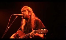 music Ένα γύρο το φεγγάρι | Γιάννης Χαρούλης