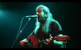music Βάλε μου να πιώ | Γιάννης Χαρούλης