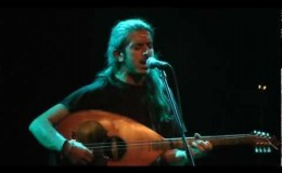 music Γιατί να με γελάσεις |  Γιάννης Χαρούλης