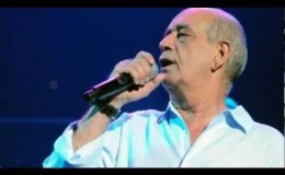 music Δημήτρης Μητροπάνος – ΤΗΣ ΞΕΝΙΤΙΑΣ (Μ.Θεοδωράκης)