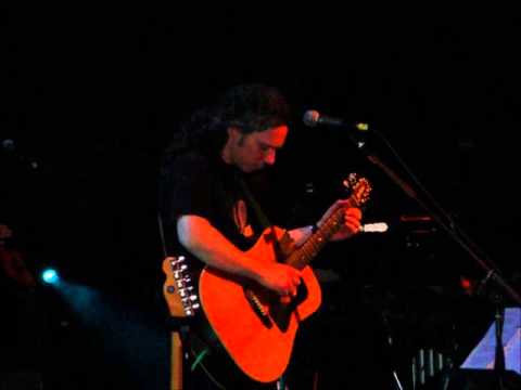 music Αλκίνοος Ιωαννίδης - Ένα τραγούδι για την ελευθερία Live