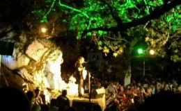 music Αλκίνοος Ιωαννίδης live στην Πηγή του Δανακού 22.08.2012.MOV