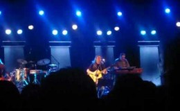 music Αλκίνοος Ιωαννίδης – Καθρέφτης (live στη Χαλκίδα 27/08/12)