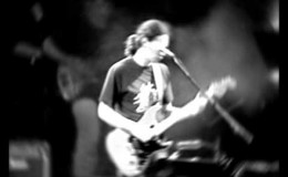 music Αλκίνοος Ιωαννίδης – Βρέχει φωτιά στη στράτα μου Live