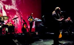 music Αλκίνοος Ιωαννίδης – Ότι Δεν Είναι Πια Εδώ Live