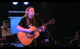 music Με τόσα ψέματα | Αλκίνοος Ιωαννίδης