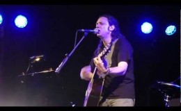 music Σιωπή – Αλκίνοος Ιωαννίδης