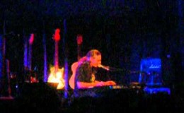 music Alkinoos Ioannidis – A man needs a maid (live at avlaia)