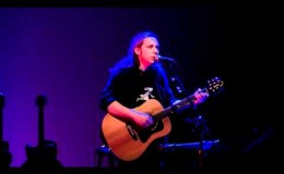 music Alkinoos Ioannidis & audience – Δεν μπορώ (Athens 2012)