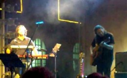 music Alkinoos Ioannidis – Kosmos Paei Kierxete[Live@Texnopolis_Gkazi,Keramikos,05/09/2011]