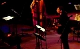 music Αλκίνοος-Φαραντούρη-To πρακτορείο-Καίγομαι καίγομαι
