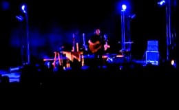 music Tha mai konta sou otan me thes – Alkinoos Ioannidis live (10/6/11 Cyprus)
