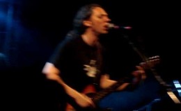 music zilevei h nyxta_ aytos o kosmos poy allazei