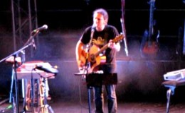 music Alkinoos Ioannidis – Me tosa psemata – Live at Kourio, 11 June 2011